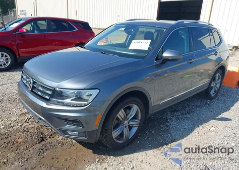 2020 Volkswagen Tiguan 2.0T Se/2.0T Se R-Line Black/2.0T Sel из США, поврежденный, VIN 3VV3B7AX1LM138208